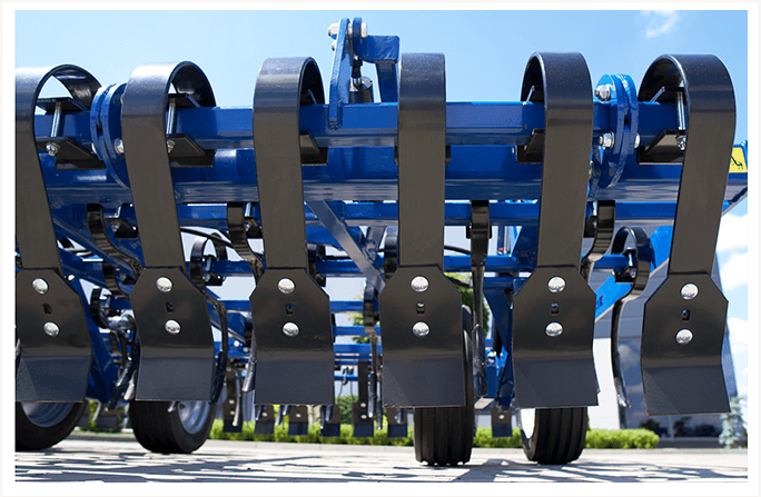 Борона Crossboard VibroStar U445 – разрушение комков и выравнивание поля.