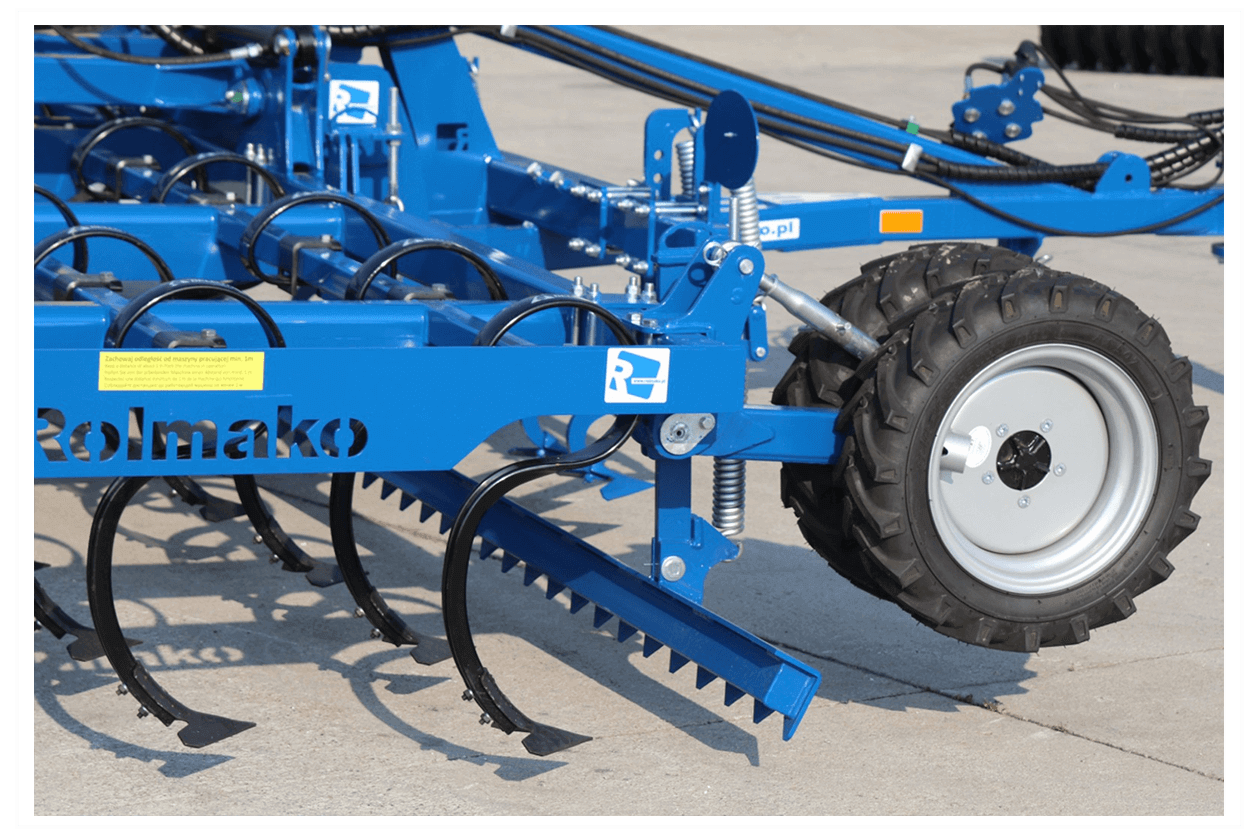 Rolmako U497 с передней выравнивающей волокушей
